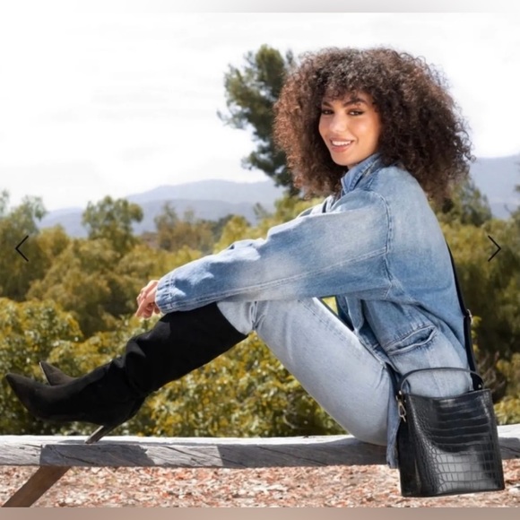 AOTA | Croc Embossed Top Handle Bucket Bag W/ Crossbody | $188 | NWT - Picture 5 of 15